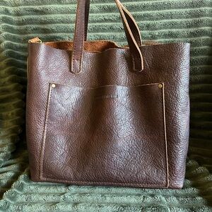 Portland Leather Medium Crossbody in Coldbrew